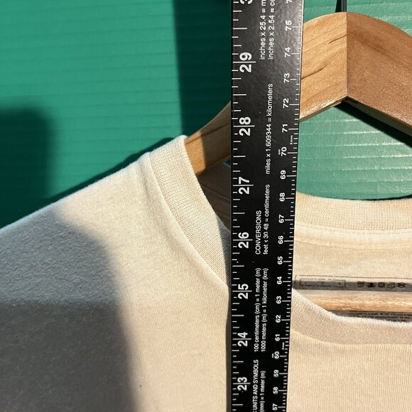 Nike T-Shirt Large Off-White Phys Ed 1972 Vintage Style Distressed Graphic Tee C - Picture 3 of 5